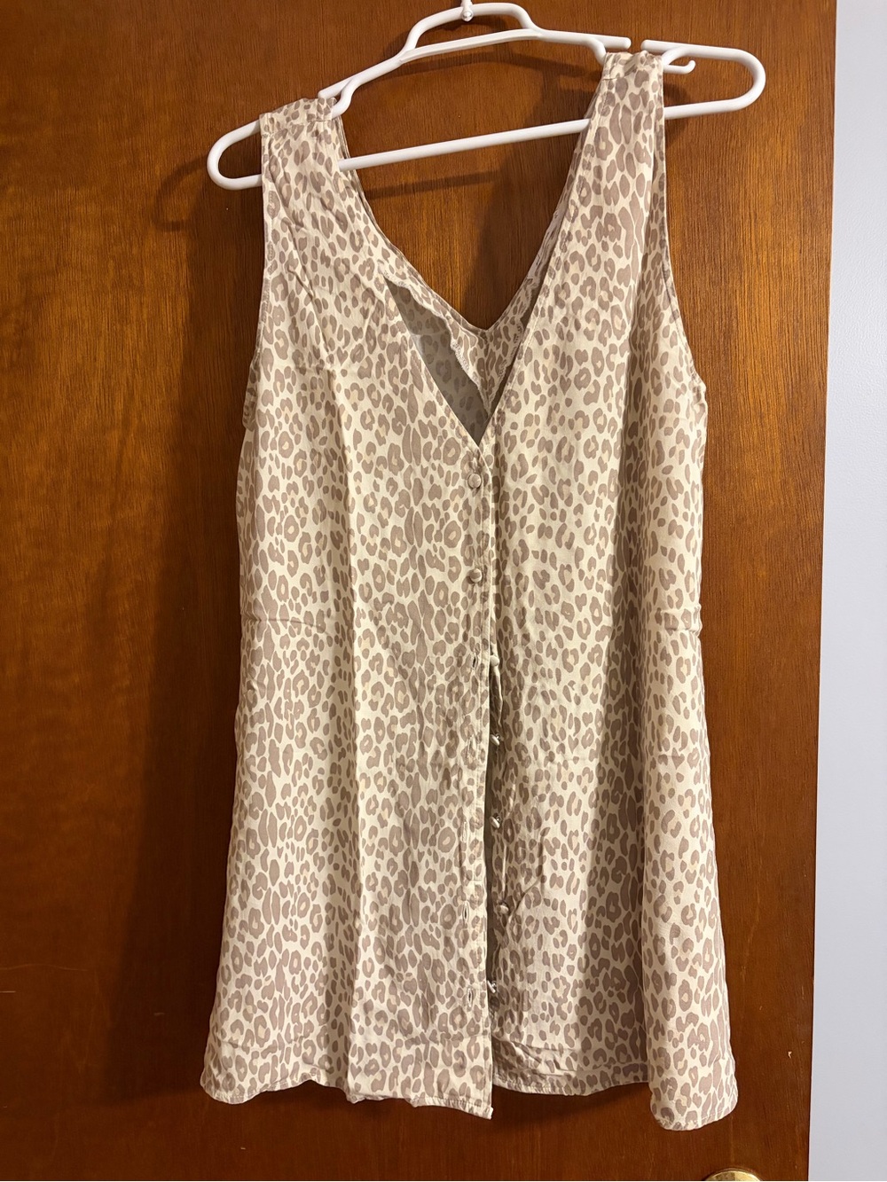 Sleeveless V-Neck Button-Front Tunic in Beige Leopard Print
